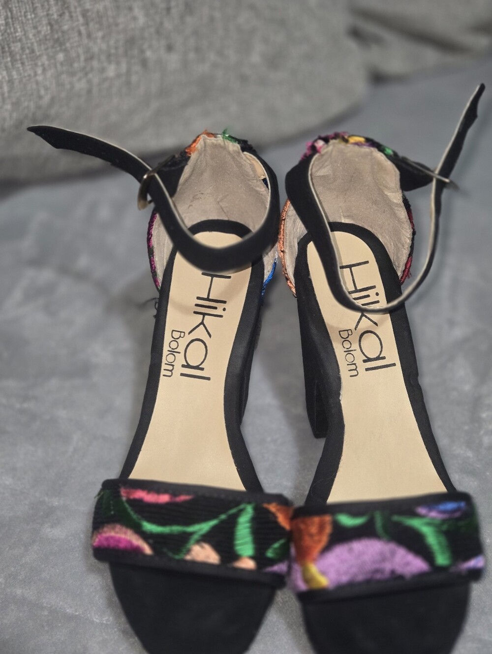 Black Floral Block Heel Sandals By Hikal Bolom